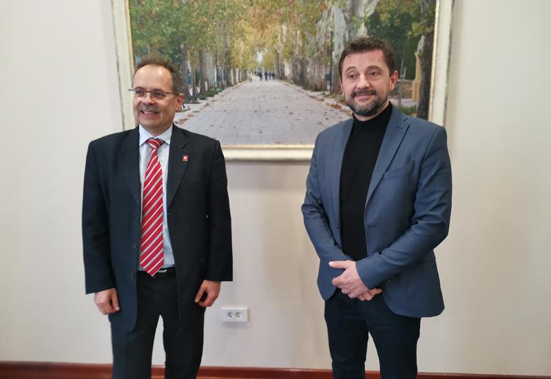 Gradonačelnik Mostara Mario Kordić i veleposlanik Švicarske Daniel Hunna - Kordić pozvao Švicarce na ulaganje u Zračnu luku Mostar